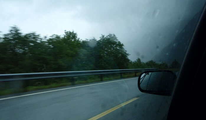 last minute vacation plans is to take a weekend road trip