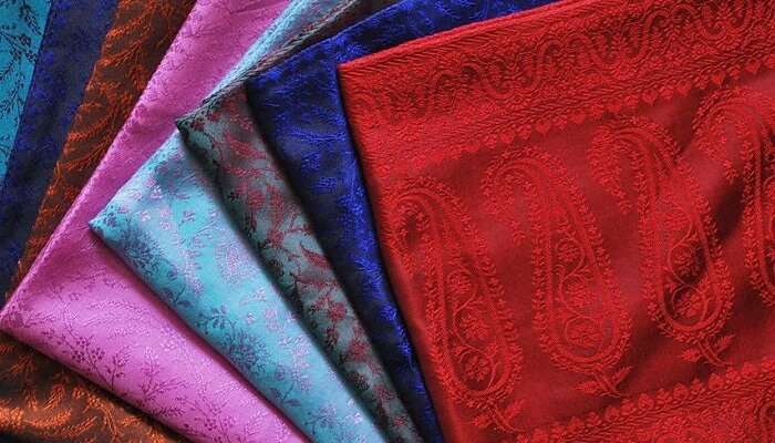 Bed Silk And Pashmina Shop In Varanasi