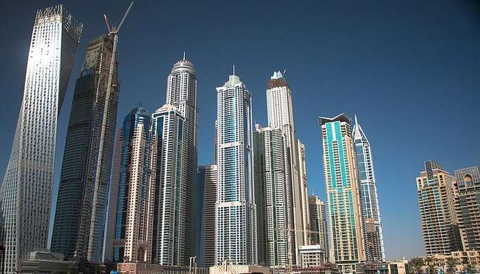 Dubai long buildings