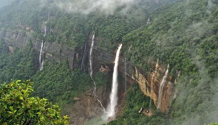 Nohkalikai Falls