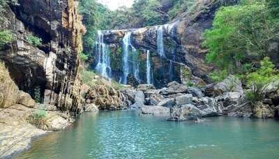 mesmerizing view of the Yellapur waterfall, yet beautiful tourists places near jog falls. 