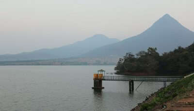 Ayyanakere Lake's picturesque view which is one of the best places to visit in Chikmagalur