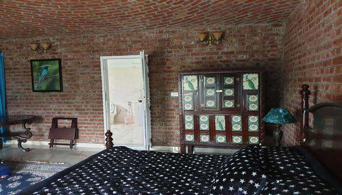 Cops Canopy room