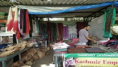 Don’t Miss A Shopping Expedition In Kashmir