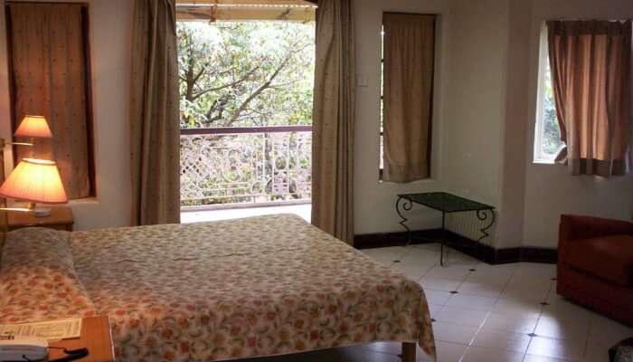 lush green peaks views resort, Mahabaleshwar