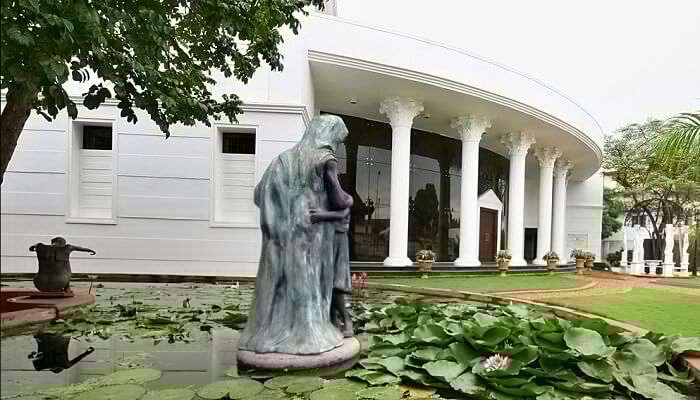 Revi-Karunakaran-Museum1