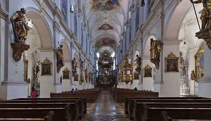 10 Churches In Munich You Must Visit In 2022 For Their Awe Inspiring   St. Peter’s Church 08 Jan 