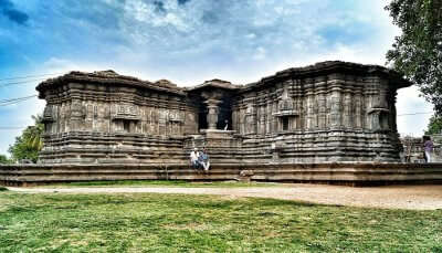 Thousand-Pillar-Temple1