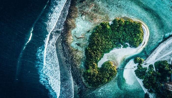 Thulusdhoo Island