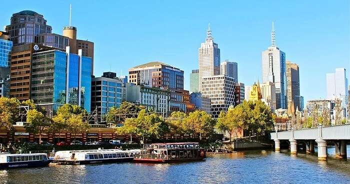 Melbourne, Australia. 23rd Dec, 2020. Pre Christmas shoppers