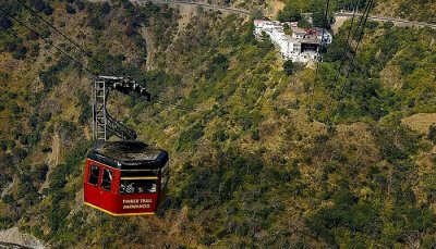 A breathtaking view of Cable Car in Manali