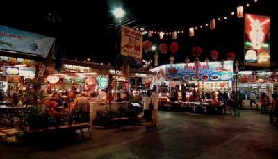 Chiang Mai Night Bazaar, one of the best tourist places in Thailand
