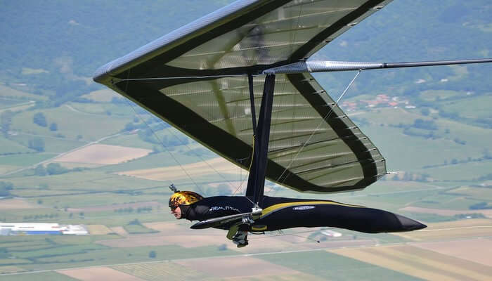 hang gliding
