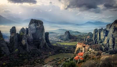 Meteora, among the best places to visit in Greece. 