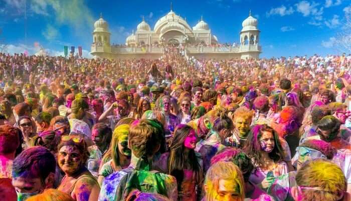 18 Awesome World Famous Festivals That You Must Experience In 2022