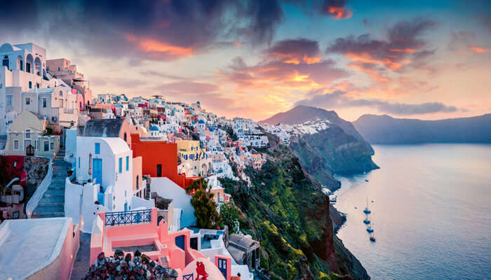 can i visit greece in november