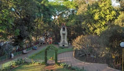Hanging gardens is one of the famous places to visit in Mumbai 