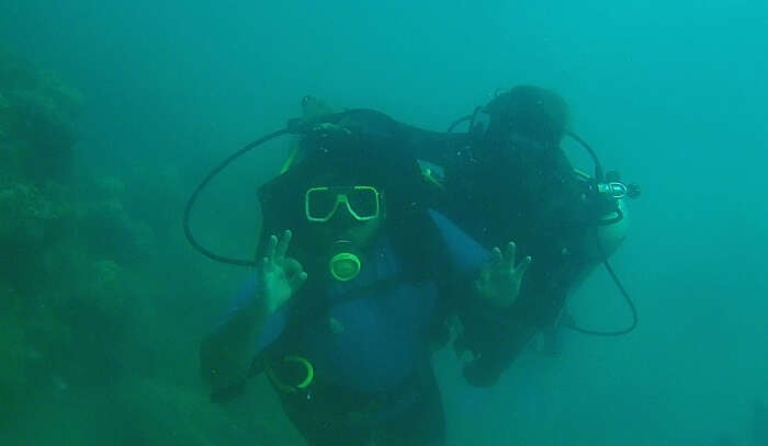 experienced Scuba diving with professionals