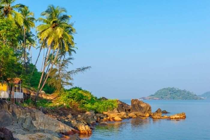 6 Picnic Spots Near Goa Encompassing All We Need To Relax!