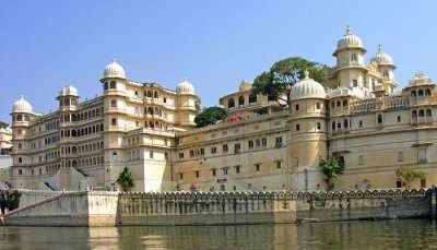 A marvellous view of fort in Udaipur which is one of the best solo female travel destinations in India