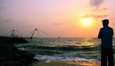 A sunrise view of Munakkal Beach, one of the majestic beaches near Coimbatore