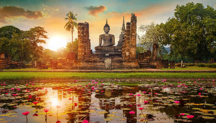 Wat Mahathat Temple