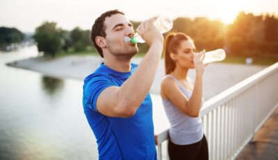 learn how to stay fit while travelling