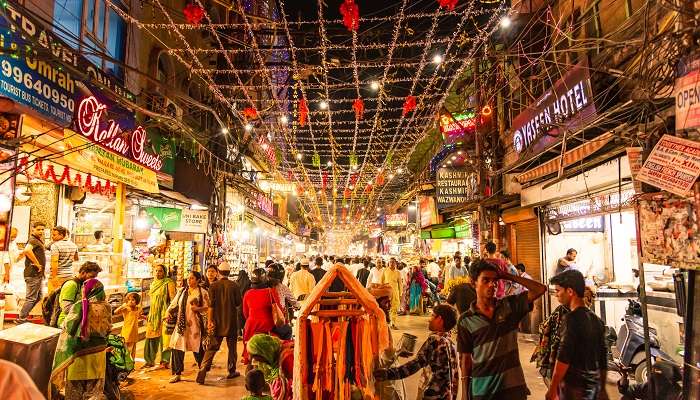 Shopping in Chnadni Chowk are among the best things to do in Delhi in summer