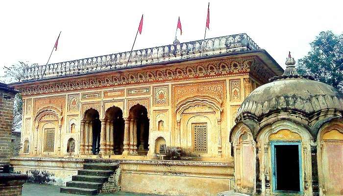 Beautifully adorned Naravadeshwar temple, one of the best temples in Himachal Pradesh.