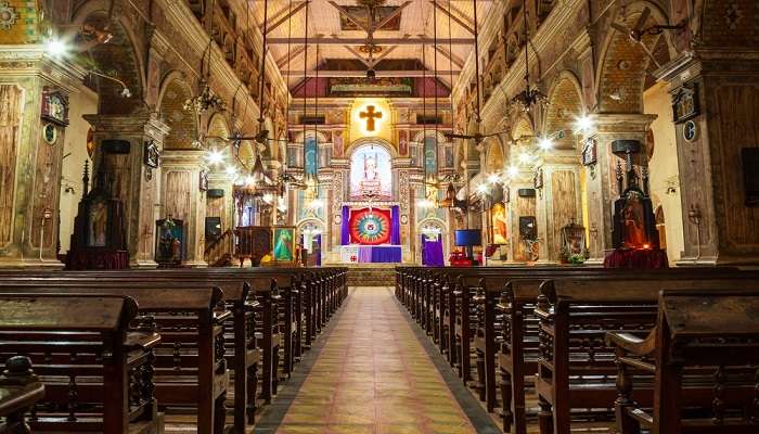 Feel the positive energy at one of the religious places to visit near Ernakulam,the Santa Cruz Basilica