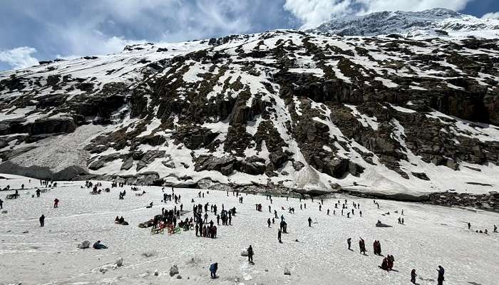 snowfall in Manali