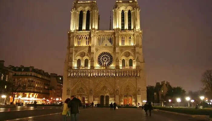 Couple IN Notre Dame