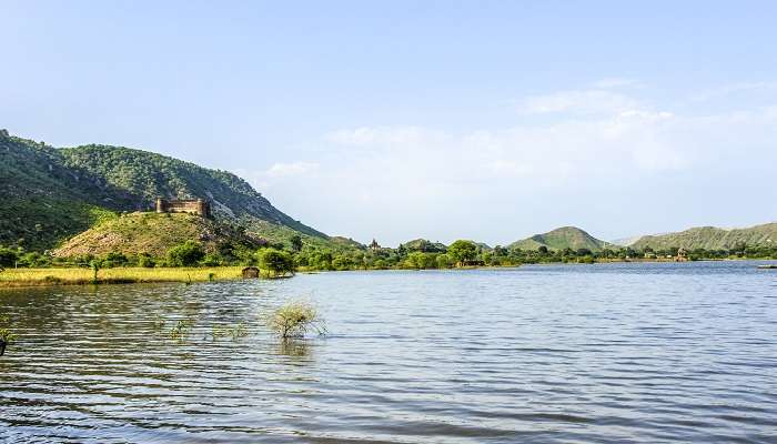 Lake Siliserh in Alwar, one of the best picnic spots near Delhi in summer