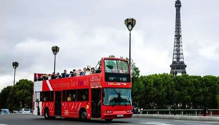 bus in paris