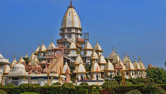 An outer view of Jain Mandir in Hastinapur, one of the tourist places to visit in Uttar Pradesh