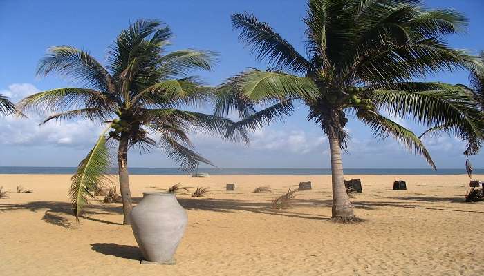 enjoy the stunning temples in Negombo Sri Lanka