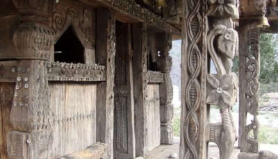 Pahadi-style architecture