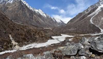 third-highest peak in the world