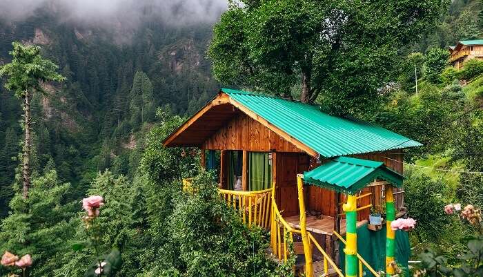 Magical wooden treehouse in the mountains of Jibhi