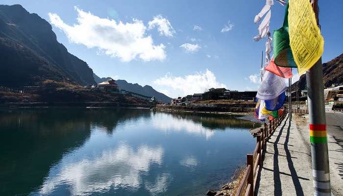 त्सोंगमो झील का मनमोहक दृश्य