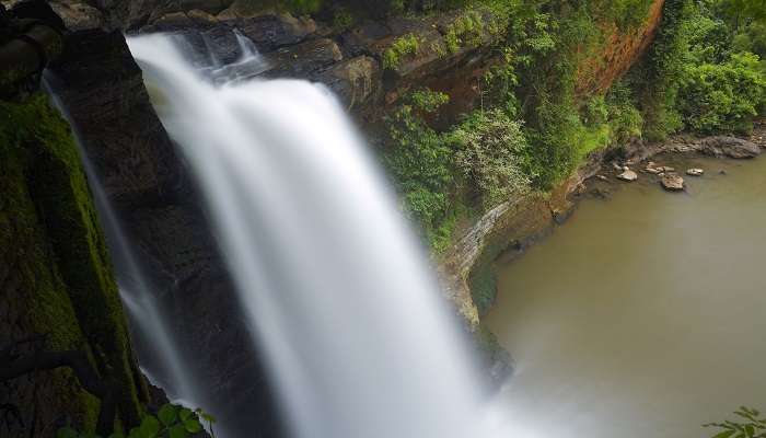 scenic waterfalls in Goa