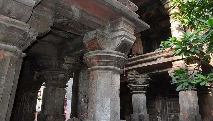 चौबीस खंम्भा मंदिर उज्जैन का लोकप्रिय मंदिर है