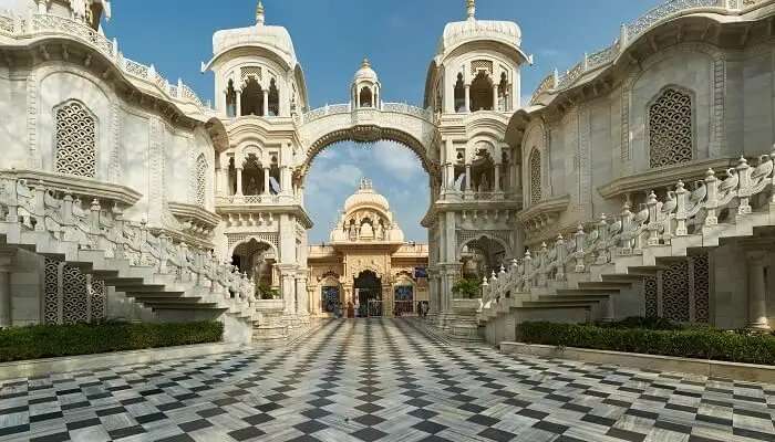 मथुरा का प्रसिद्ध मंदिर, भारत के पर्यटन स्थल में घूमने के लिए लोकप्रिय जगहों में से एक है
