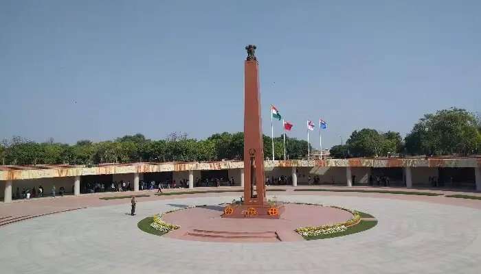 भारतीय युद्ध स्मारक संग्रहालय दिल्ली का एक युद्ध स्मारक संग्रहालय है, जो दिल्ली का प्रसिद्ध पर्यटन स्थल है