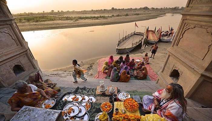 Aarti at Keshi Ghat, things to do in Vrindavan