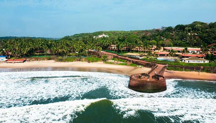 A spectacular view of Aguda beach, one of the best places to visit in North Goa