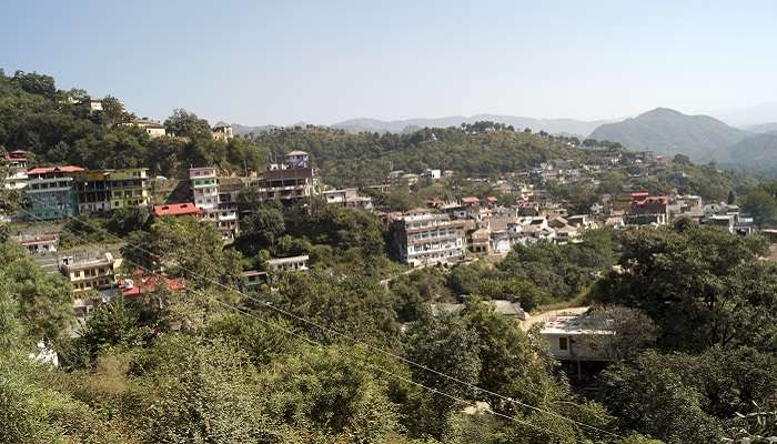 Scenic view of Arki town which can make it to anyone's list of best places to visit in Himachal Pradesh.