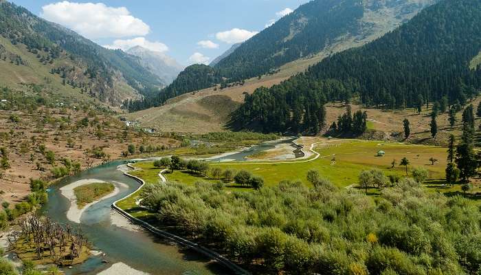 Betab Valley is among the best places to visit near Srinagar