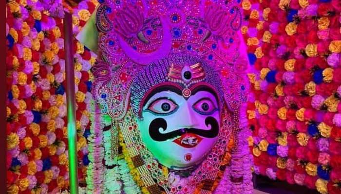 The deity idol at the Bhuteshwar Mahadev temple.