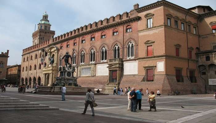 places to visit in Italy- Bologna 